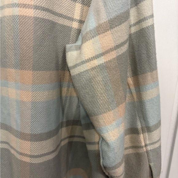 American Eagle Flannel Shacket/Jacket - Picture 6 of 13